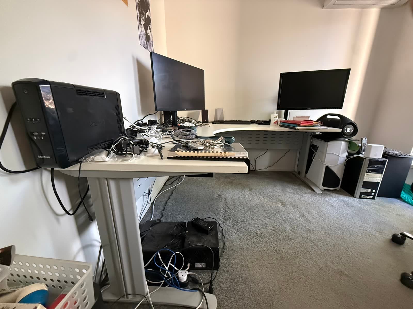 Curved Corner Workstation Desk photo 4