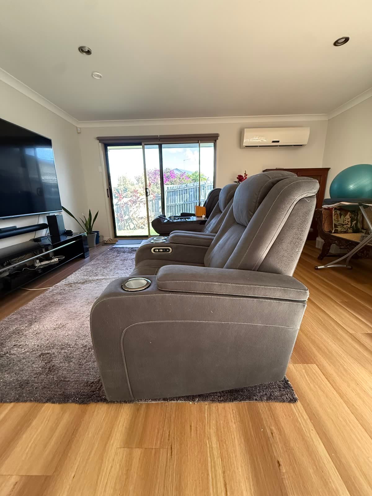 Electric Recliner Home Theatre Lounge Suite photo 2