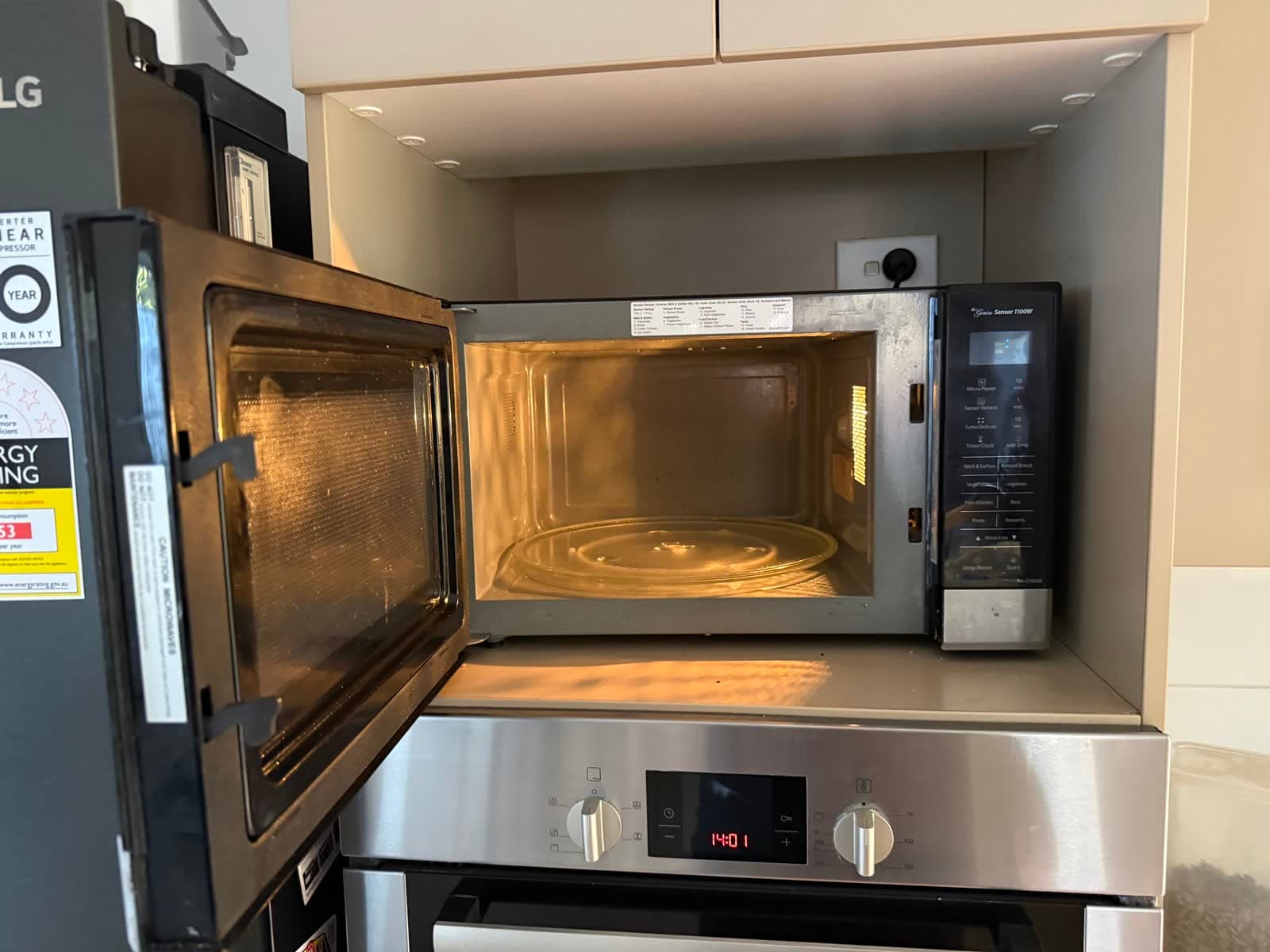 Panasonic Inverter Microwave photo 2