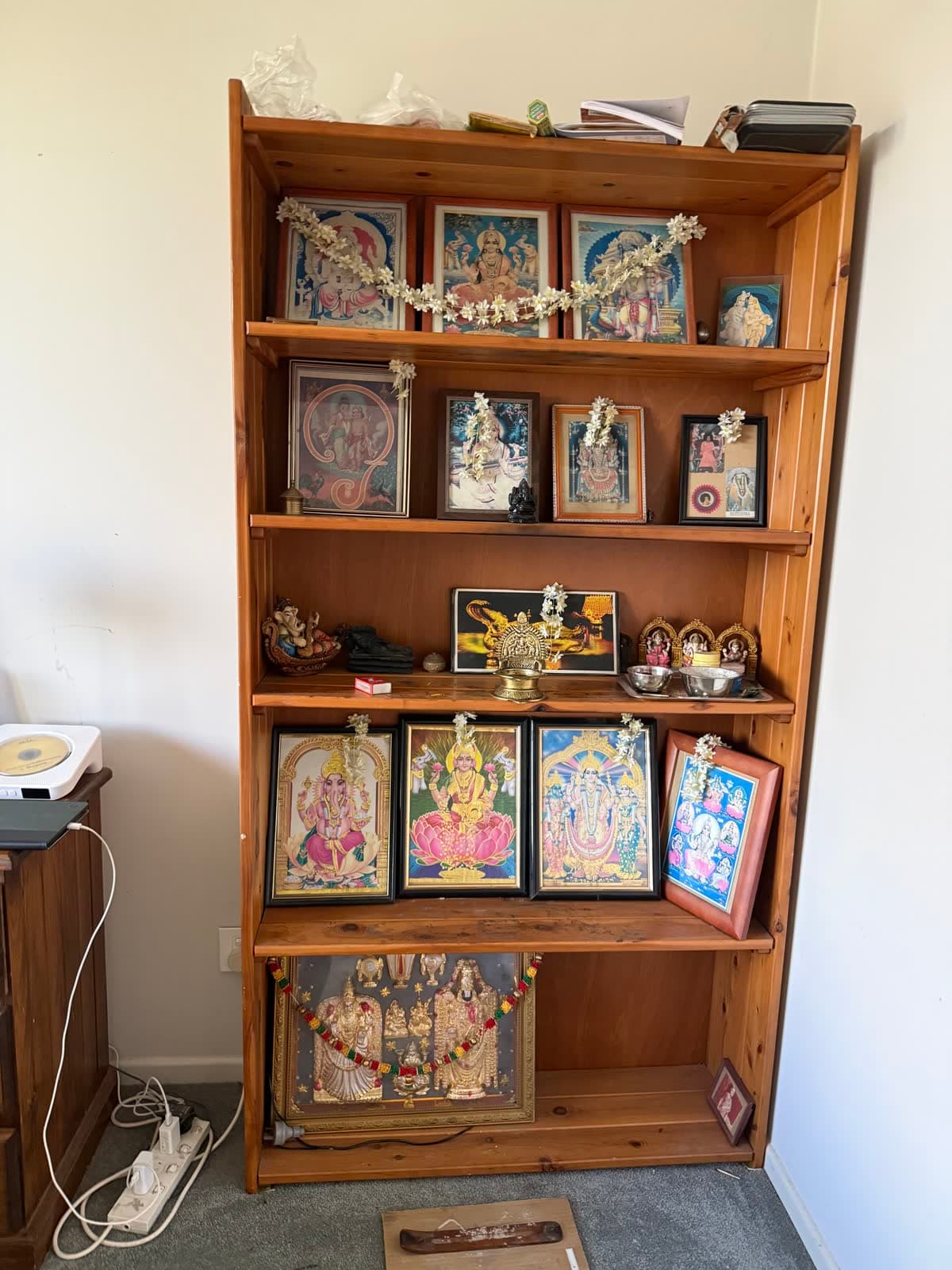 Pine Shelving Display Unit photo 3