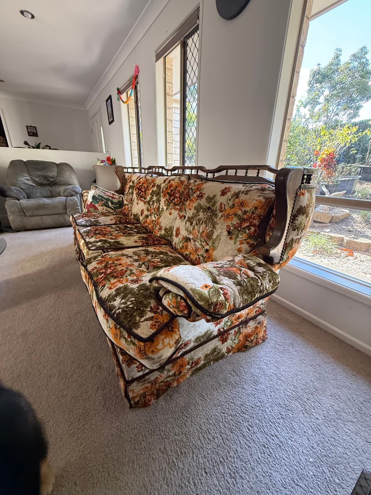 Vintage Floral Lounge Suite photo 2
